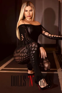 blonde escort Babi
