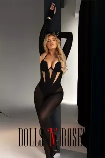 blonde escort Camilla