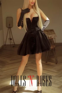 European escort Noemi
