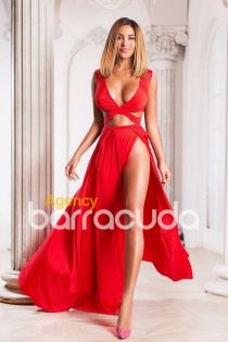 brunette escort Gayana