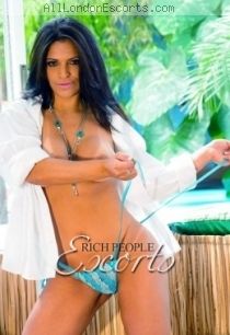 Brazilian escort Carolina