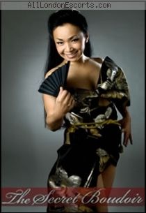 Koko escort - 32C bust, brunette hair, brown eyes
