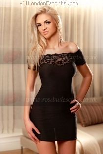 blonde escort Ailyne