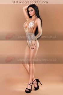 brunette escort Maribel