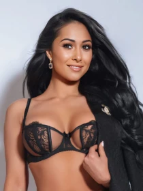 Romanian escort Stefany