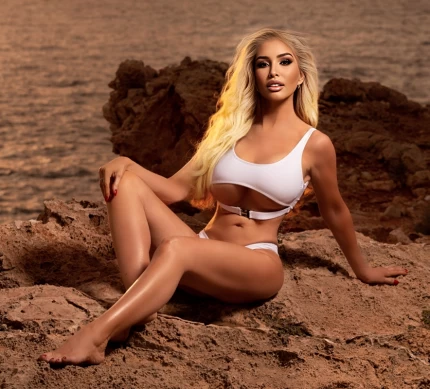 Earls Court escort Elle London