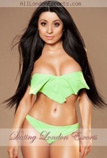  escort Aleeza