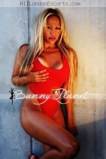 striptease escort Pamela Sandersin