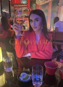 Compare to Paty escort