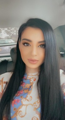 Paula escort - 34D bust, brunette hair, brown eyes