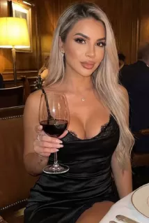 Compare to Annissia escort