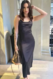 Milkyway escort - 34C bust, brunette hair, brown eyes