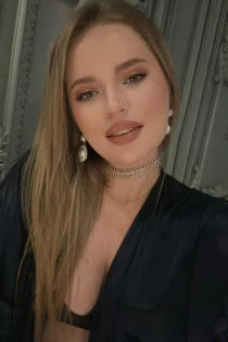 brunette escort Baronessa