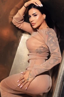 caucasian escort Saya