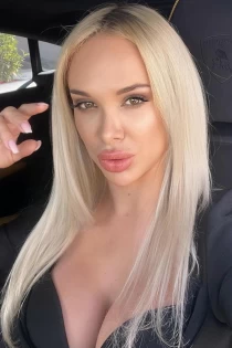 Russian escort Holika