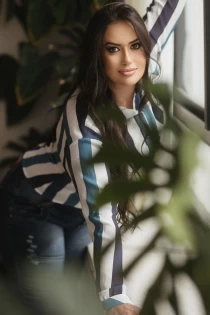 latin escort Viveza