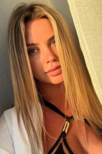 Russian escort Aloya