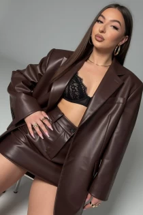 brunette escort Channel