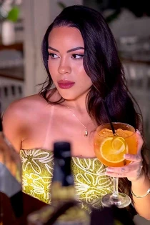 latin escort Toria