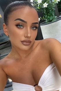 European escort Miray