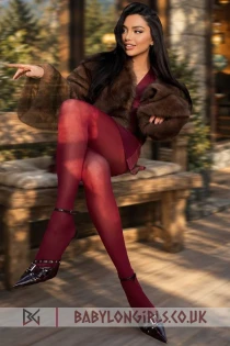 caucasian escort Elsie