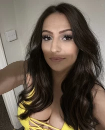 caucasian escort Lucie