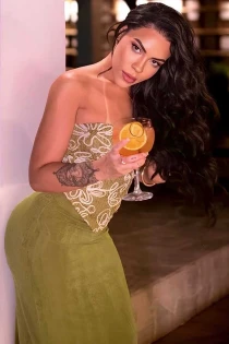 caucasian escort Toria