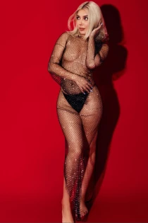 blonde escort Magneta
