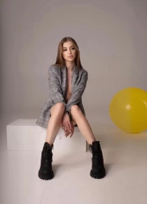 striptease escort Aurina