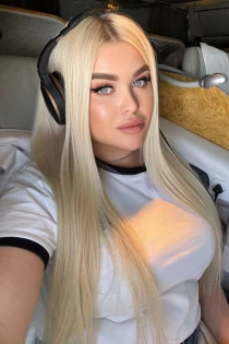 caucasian escort Amaris