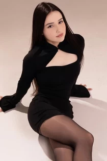 latin escort Adallyn