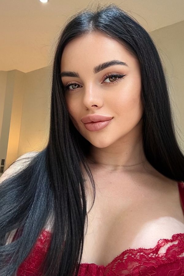 Why is Perfetti one of the sexiest brunettes in London