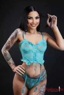 Yasemine escort - 34B bust, Brunette hair, Brown eyes