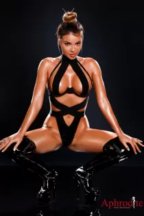 Mistress Nelly escort - 32C bust, Blonde hair, Brown eyes