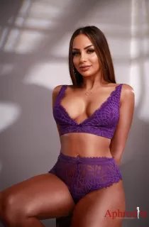 Compare to Ciline escort