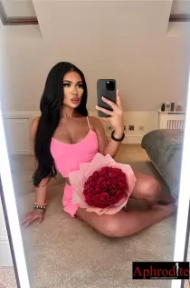 British escort Axelle