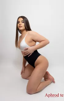  escort Larissa