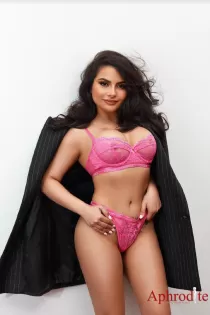 petite escort Gabby