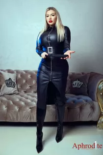 blonde escort Mistress Concetta