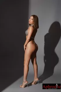petite escort Luna