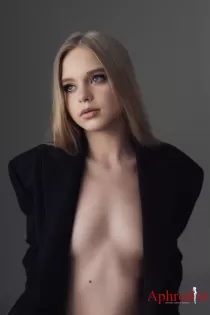 petite escort Milasha
